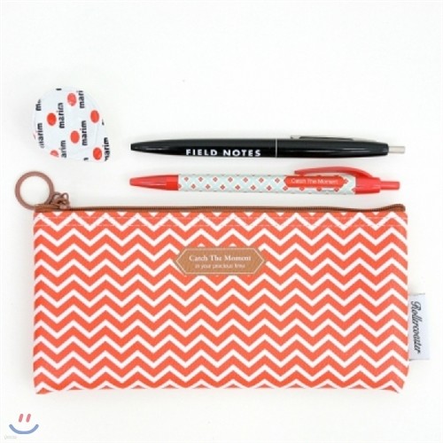 [rollercoaster] Pattern Pencil Case-Red Chevr...