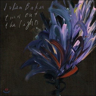 Julien Baker (줄리안 베이커) - Turn Out The Lights