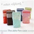 ����} The able pen case