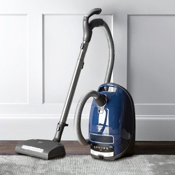 miele-complete-c3-marin-canister-vacuum-o (1).jpg