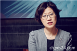 //image.yes24.com/images/chyes24/1/5/0/3/150305_김선현_IMG_0256.gif