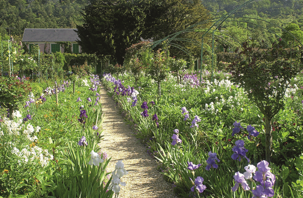 지베르니에 있는 클로드 모네의 집은 아름다운 정원 때문에라도 한 번쯤 가볼 만한 장소이다..bmp