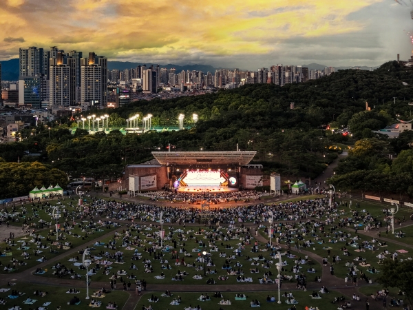 http://image.yes24.com/themusical/upFiles/StageTalkV2/Magazine/20260704/202607044113635053092d4109d7759068fe66b5c86f872e.jpg