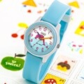 큐앤큐 스카이블루 화이트 아날로그 캐주얼 돌고래 캐릭터 방수 학습 어린이시계 VS59J-005Y