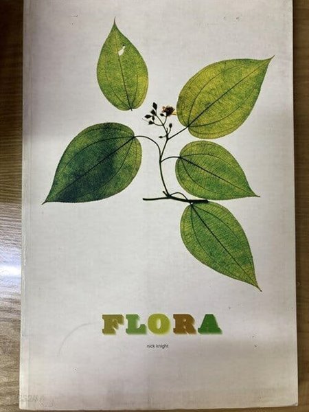 Flora (Paperback) - In Zus.-Arb. m. d. Natural History Museum London