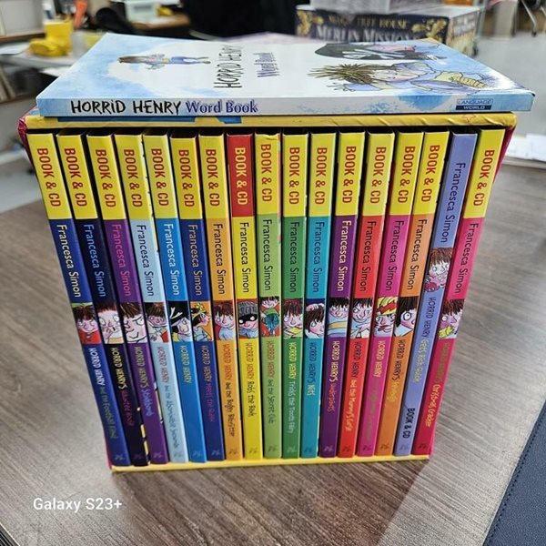 Horrid Henry 17종 Full Set (Book 17권 + CD 17장)