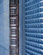 SEEING AND READING THE TRADITIONAL KOREAN HOUSE : HANOK 한옥