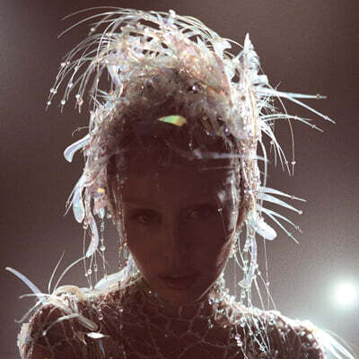 Miley Cyrus (마일리 사이러스) - 9집 Something Beautiful [투명 레드 컬러 LP]