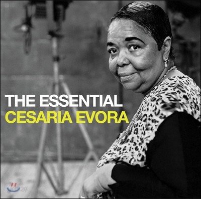 Cesaria Evora - The Essential Cesaria Evora