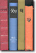 서가에 꽂힌 책