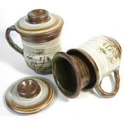 [그릇이 있는 풍경] 분청 조각 국화 머그다기