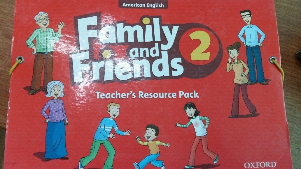 FAMILAY AND FRIENDS 2 TEACHER&#39;S RESOURCE PACK