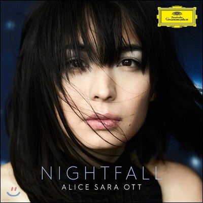 Alice Sara Ott  알리스 사라 오트 - 나이트폴 / 드뷔시, 라벨, 사티 (Nightfall)