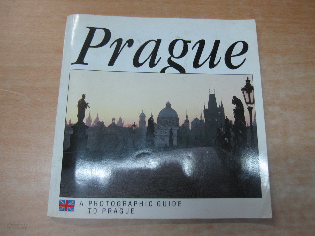 PHOTO GRAPHIC GUIDE TO PRAGUE