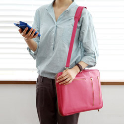 [무료배송] 가죽 노트북백 it' CONTAINER BAG