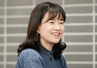 『아무튼, 인터뷰』 은유의 책장