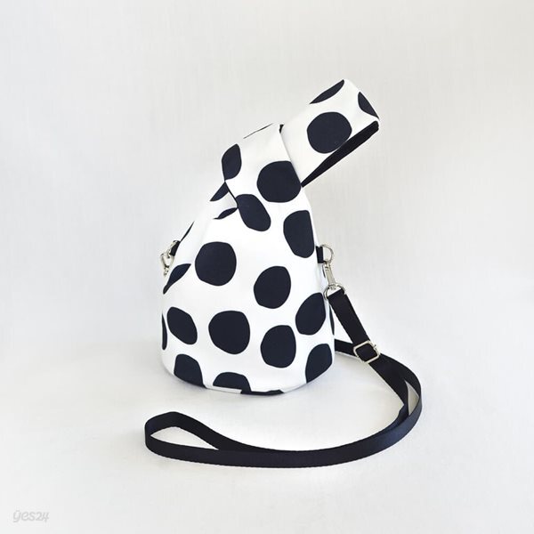 Damah Crossbag-Black dots