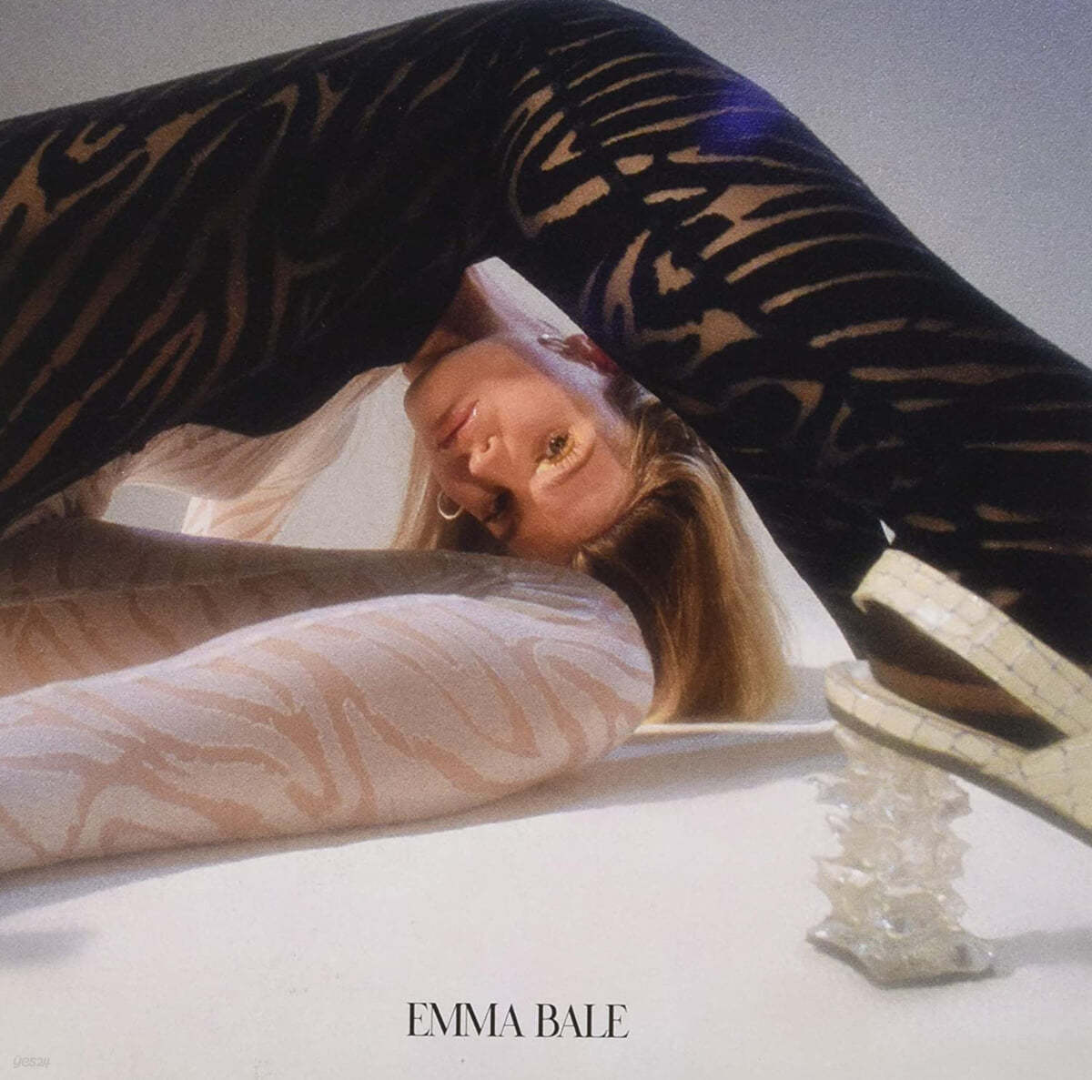 Emma Bale (엠마 베일) - 1집 Retrospect [컬러 LP] 