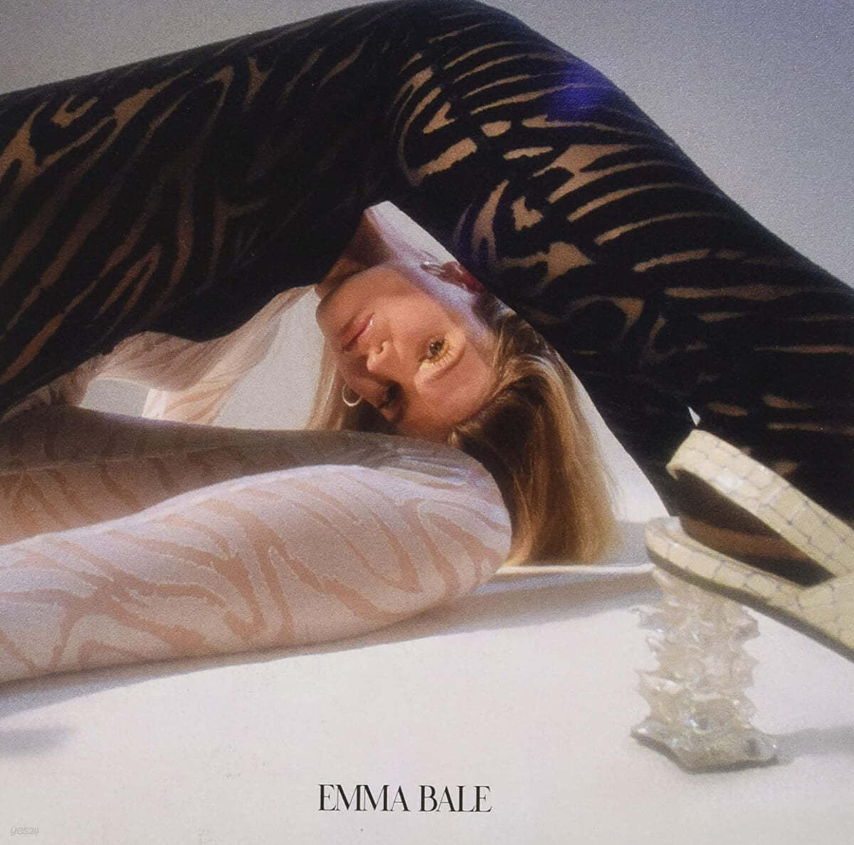 Emma Bale (엠마 베일) - 1집 Retrospect [컬러 LP]