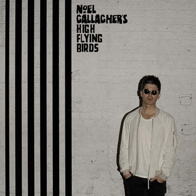 Noel Gallagher's High Flying Birds — 2집 Chasing Yesterday 앨범 커버