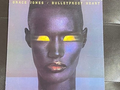 [LP] 그레이스 존스 - Grace Jones - Bulletproof Heart LP [EMI/계몽사-라이센스반]