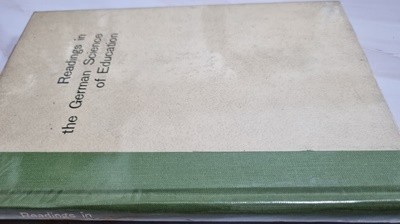 readings in the german science of education [독일 교육학의 독서]