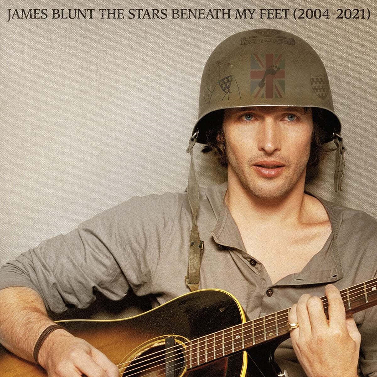 James Blunt (제임스 블런트) - 베스트 앨범 The Stars Beneath My Feet (2004-2021) [투명 컬러 2LP] 