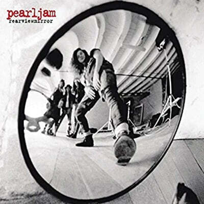 Pearl Jam — Rearview-Mirror (Greatest Hits 1991-2003) : Vol. 1 Up Side Black 앨범 커버