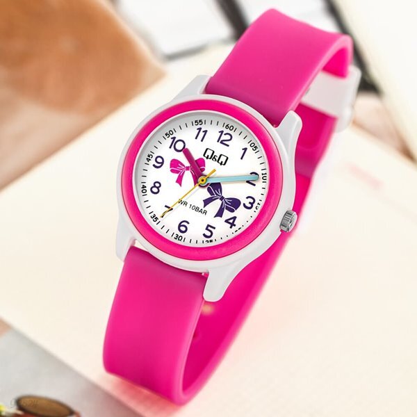 큐앤큐 핑크 화이트 아날로그 캐주얼 리본 캐릭터 방수 학습 큐티 리본 어린이시계 VS59J-002Y