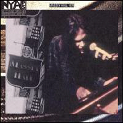 Neil Young — Live at Massey Hall 1971 앨범 커버