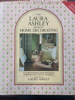 THE LAURA ASHLEY BOOK OF HOME DECORATION