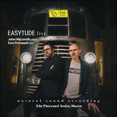 Julian Mazzariello / Enzo Pietropaoli — Easytude Live 앨범 커버