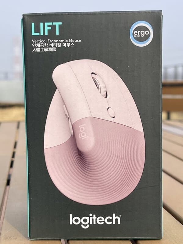 로지텍 LIFT 인체공학 버티컬 무선 마우스 핑크