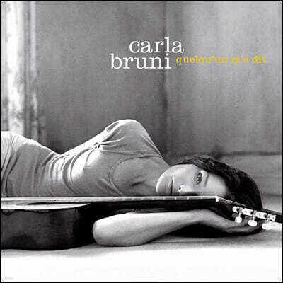 Carla Bruni — 1집 Quelqu'un M'a Dit 앨범 커버