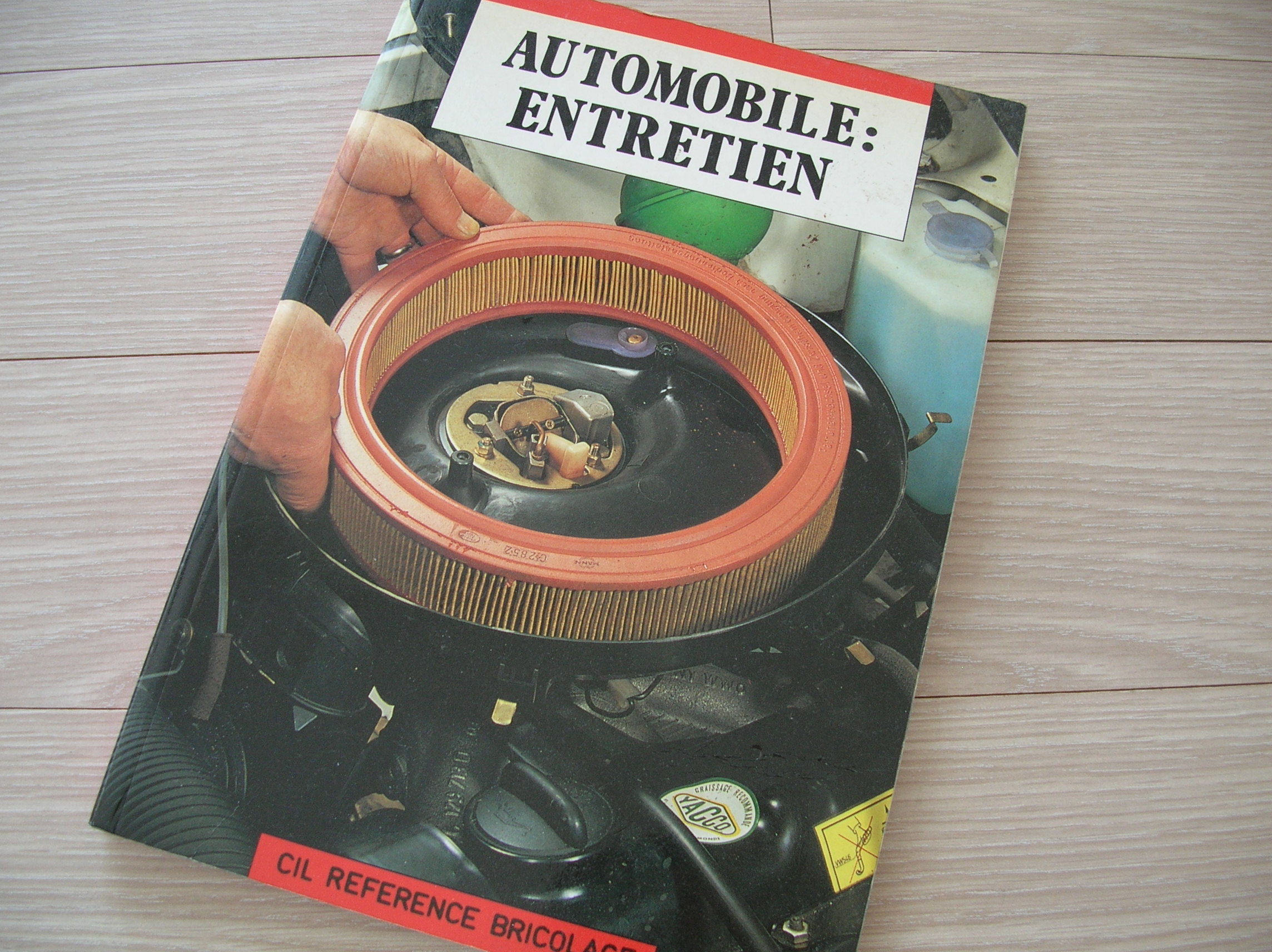 AUTOMOBILE : ENTRETIEN