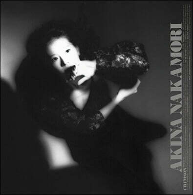 Nakamori Akina — 10집 Crimson 앨범 커버