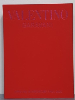 VALENTINO GARAVANI - SPECIAL WARDROBE FALL 2022