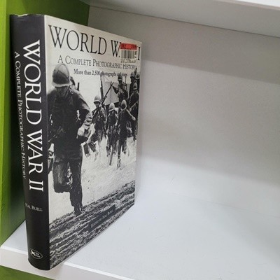 World War 2: A Complete Photographic History(Hardcover)