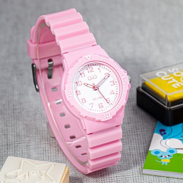 큐앤큐 V07A-007VY 아날로그 핑크 어린이 초등학생 방수 학습 손목시계