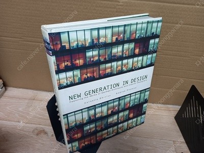 New Generation in Design:2004 Featuring the Works of German Architects and Interior Designers,디자인의 새로운 /영어원서/세대 (양장) .실사진