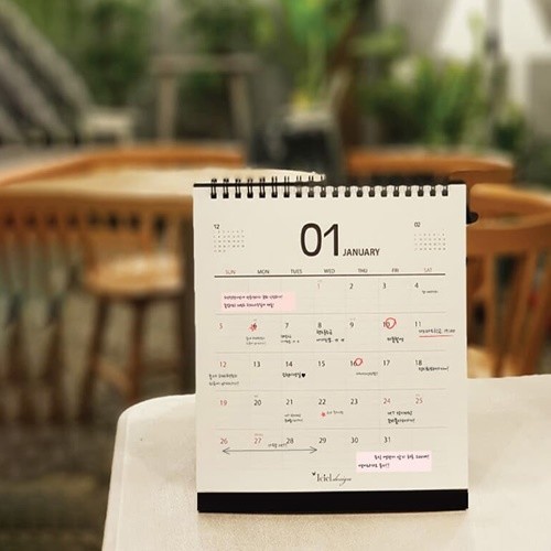 ̾ Desk Calendar black 2024