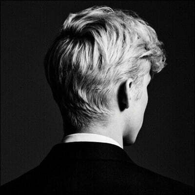 Troye Sivan — 2집 Bloom 앨범 커버