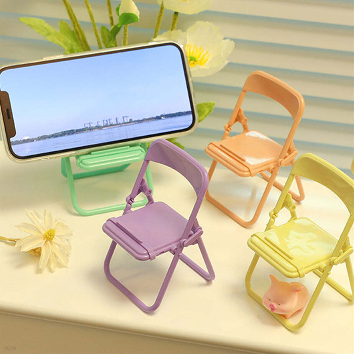 [예스24배송] 귀여운 의자 테이블 휴대폰 마카롱 접이식 거치대