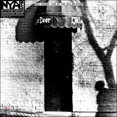 Neil Young — Live At The Cellar Door 앨범 커버
