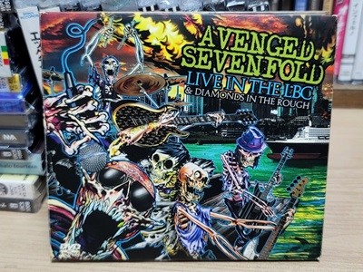 (일본반 CD+DVD / 커버아트 스티커 포함) Avenged Sevenfold - Live In The LBC & Diamonds In The Rough