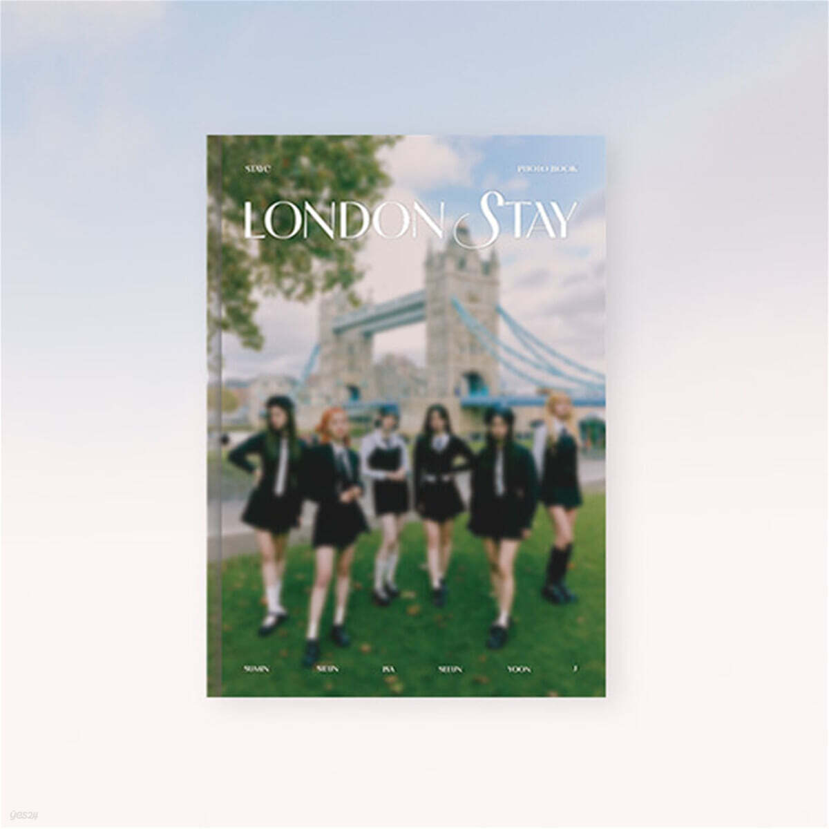 스테이씨 (STAYC) - 2024 STAYC PHOTOBOOK [LONDON STAY]