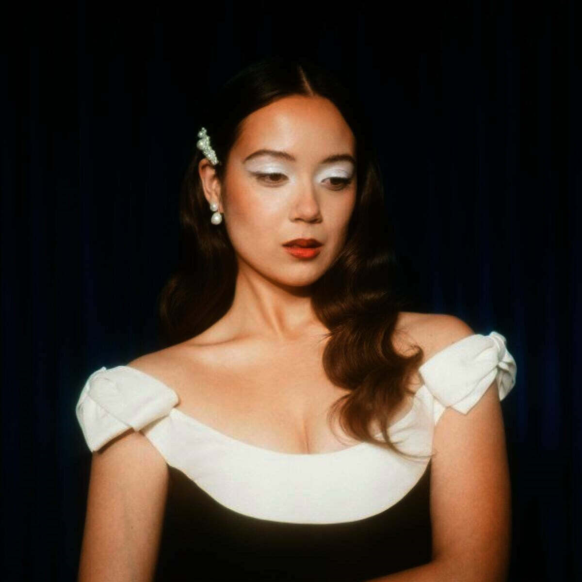Laufey (라이베이) - Bewitched : The Goddess Edition [블루 컬러 2LP]