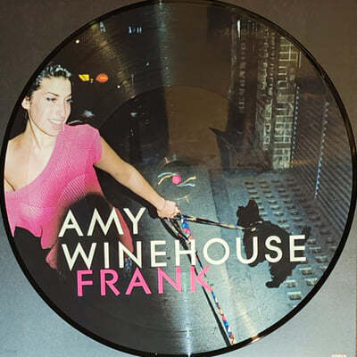 Amy Winehouse — 1집 Frank 앨범 커버
