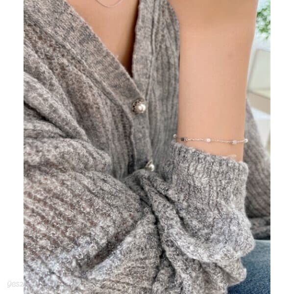 pearl and cube bracelet
