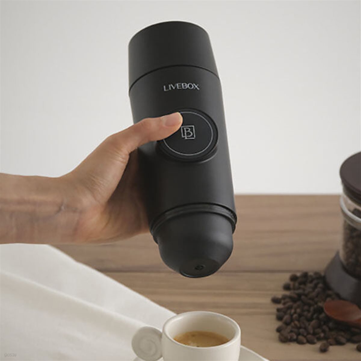 [라이브박스] 휴대용 에스프레소 커피머신 (PE11820B/원두부터 캡슐까지)